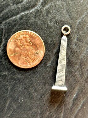 Vintage Metal Washington Monument Charm Pendant